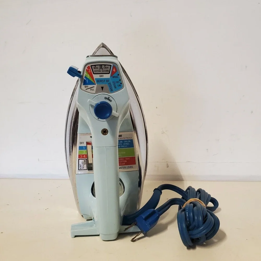 Vintage 1976 Blue Cord Hamilton Beach Scovill‎ No Scorch Clothes Iron Model 888